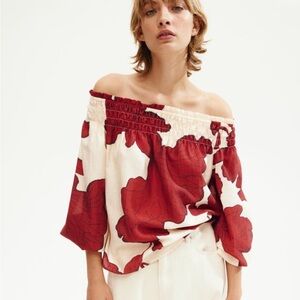 H&M Off The Shoulder Blouse BNWT exclusive print not available in USA L